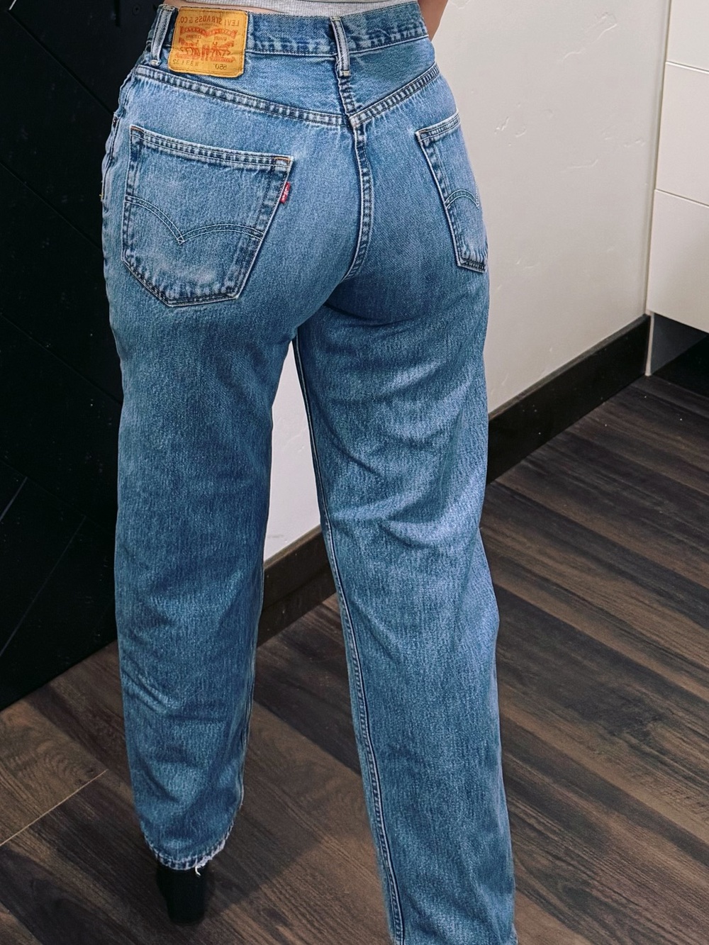 Mid Rise Straight Leg Levi’s Jeans Size